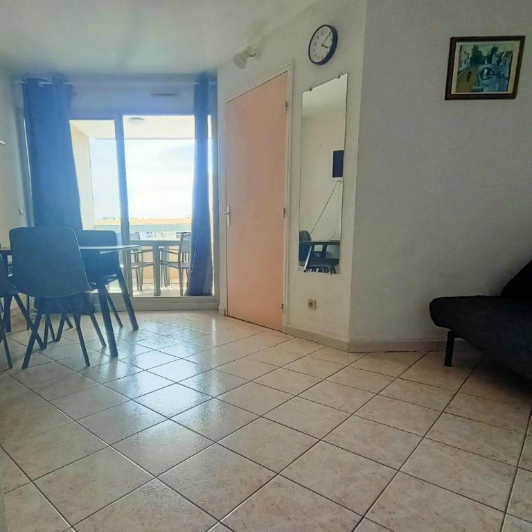 Canet-en-Roussillon: Charmant T2 avec Clim et Parking, Plage à Proximité! - FR-1-794-163 - Appartement - 8