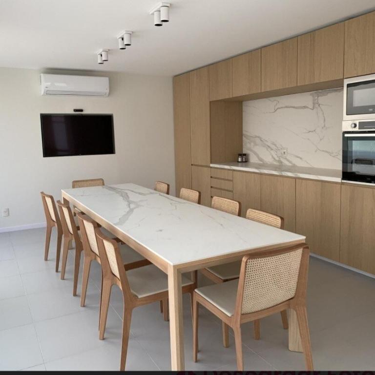 Limpieza diaria incluida - One-Bedroom Apartment with Balcony and Sea View - 23