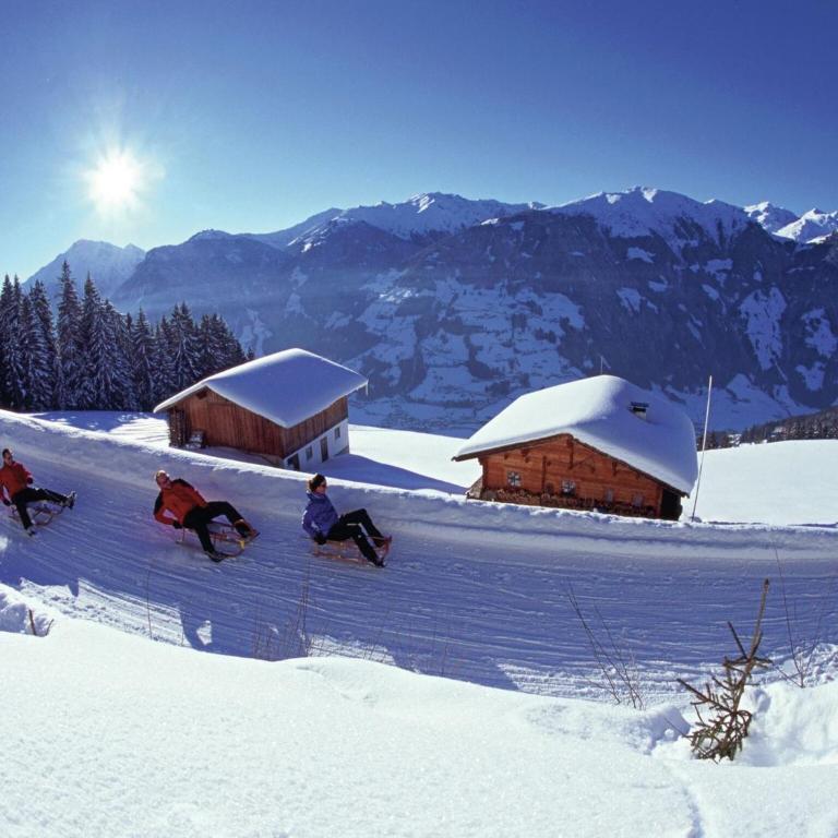 Apartment in Aschau near Ski Slopes - Three-Bedroom Apartment - 43
