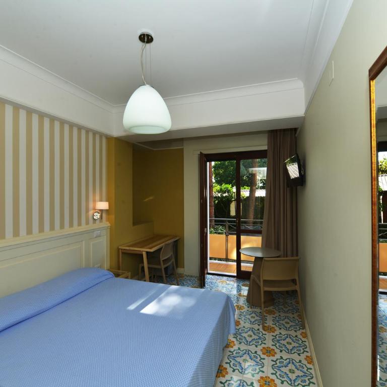 Hotel Zeus - Camera Matrimoniale con Balcone - 8