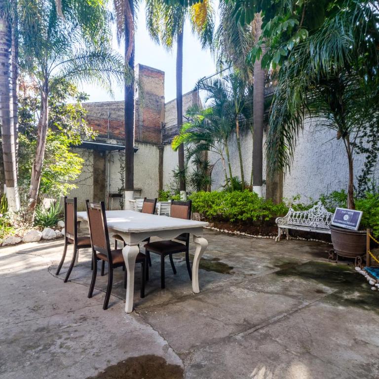 Chapalita Grand House - Eight-Bedroom House - 9