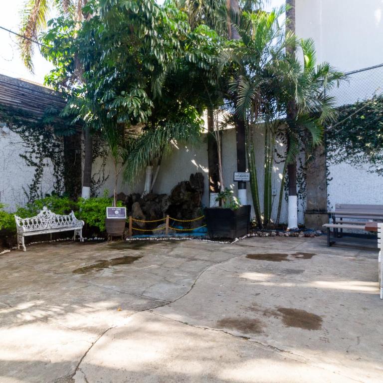 Chapalita Grand House - Eight-Bedroom House - 11