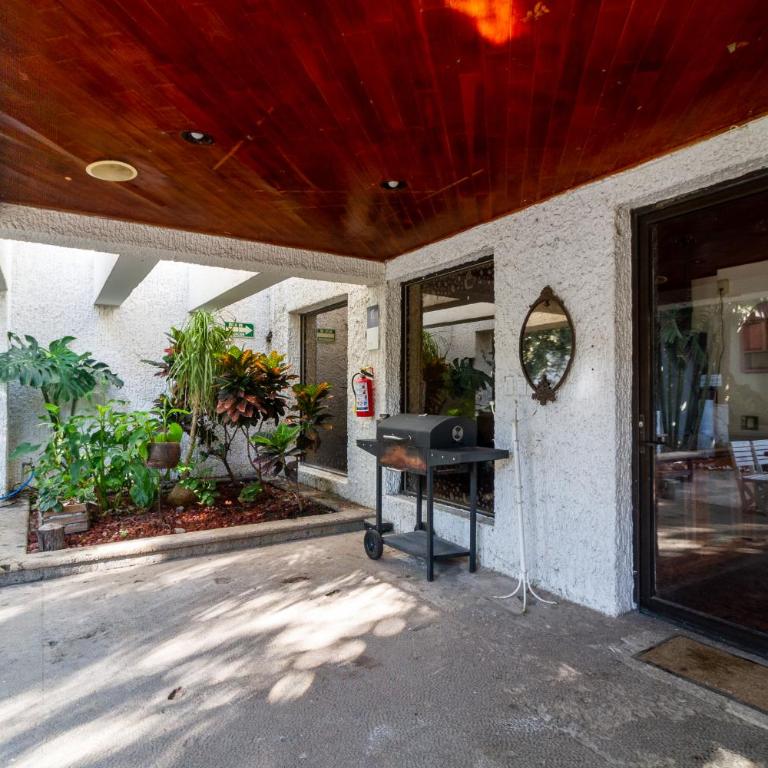 Chapalita Grand House - Eight-Bedroom House - 14