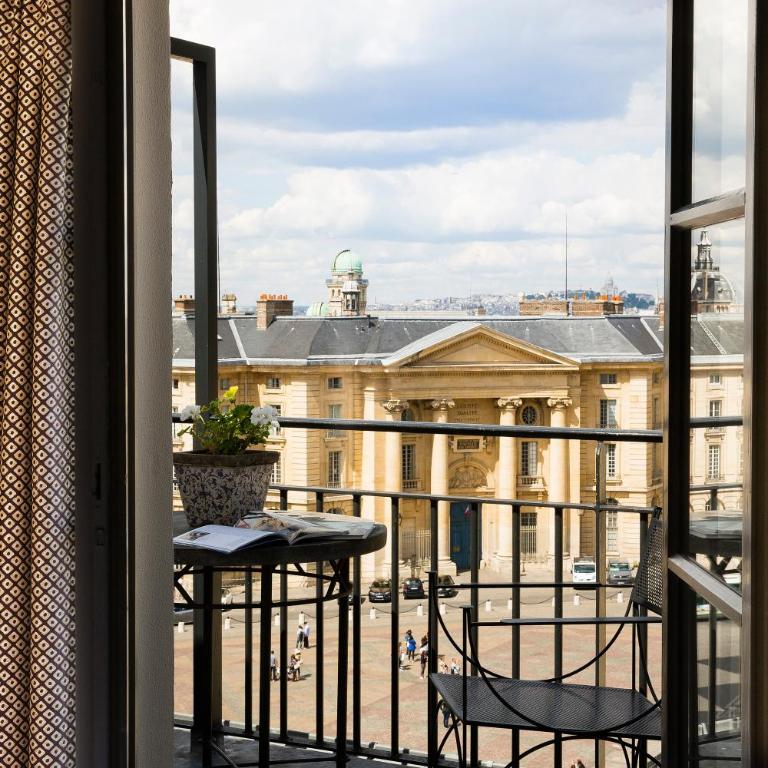 Hôtel des Grands Hommes - Suite Junior Romantique avec Terrasse - 10