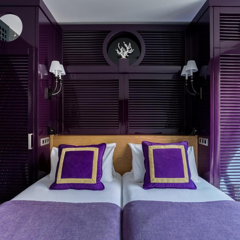 Room Mate Anna, Barcelona - Two Connecting Double Rooms (2 Adults + 2 Children) - 4