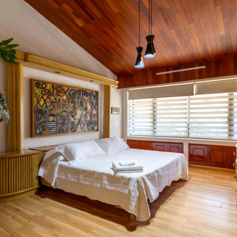 Chapalita Grand House - Eight-Bedroom House - 17