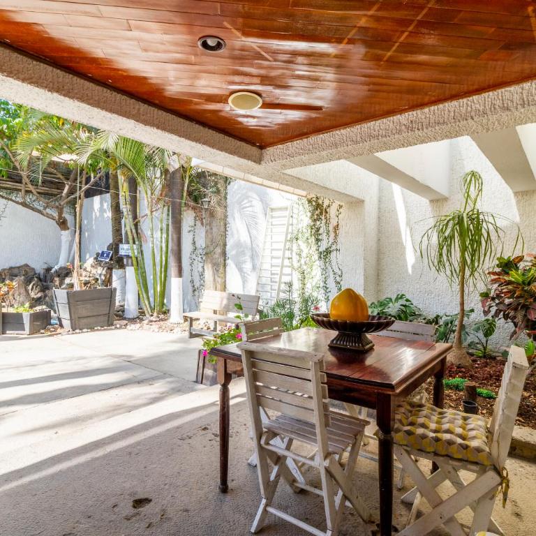 Chapalita Grand House - Eight-Bedroom House - 23
