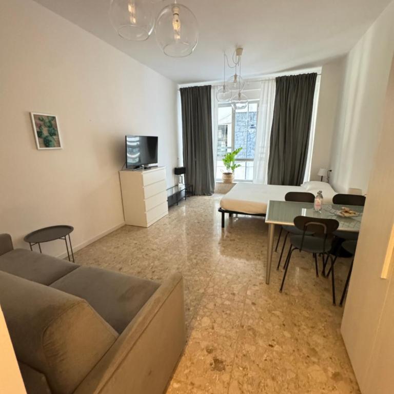 EM-Loft - Appartamento con 1 Camera da Letto - 2