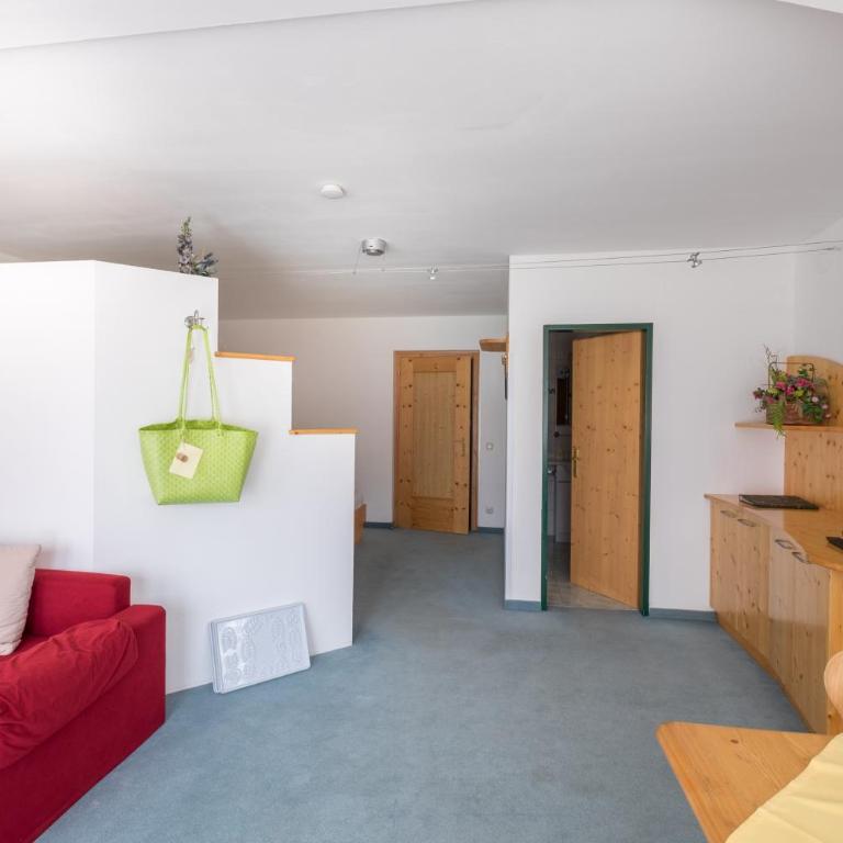 Die Nockalm - Dreibettzimmer mit Balkon - 2
