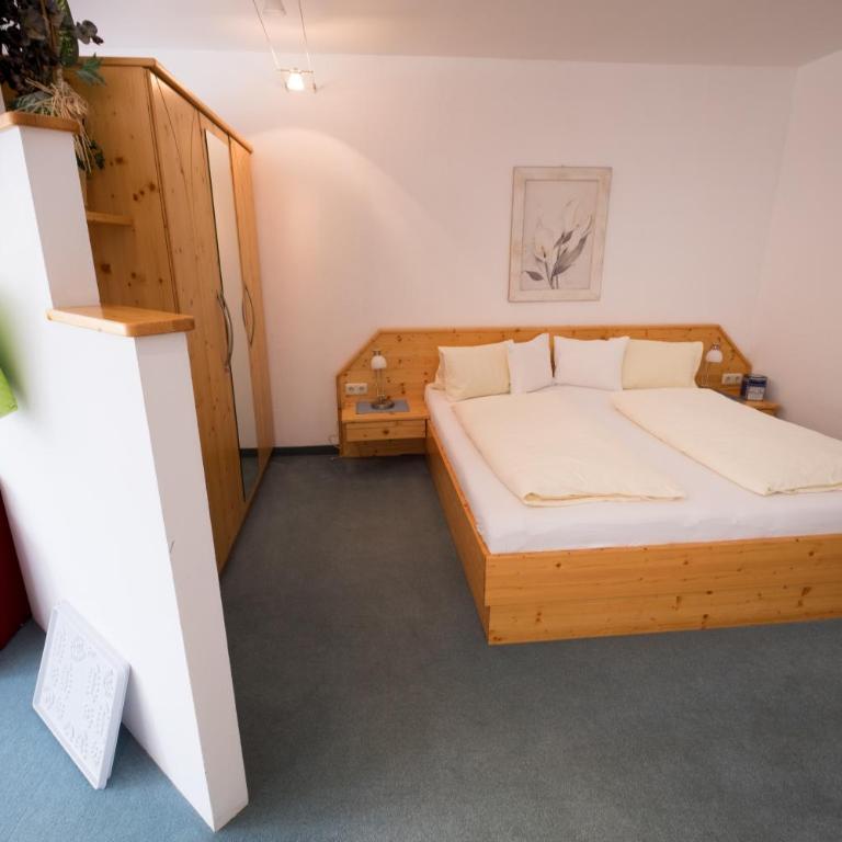 Die Nockalm - Dreibettzimmer mit Balkon - 4