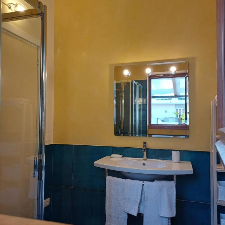 Mansarda luminosa e confortevole - Appartamento con 1 Camera da Letto e Terrazza - 18