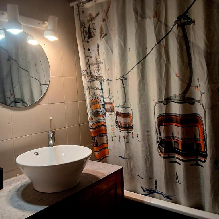 90 m2, 3 chambres, coeur de village, 10 mns des pistes, navette gratuite - Maison 3 Chambres - 24