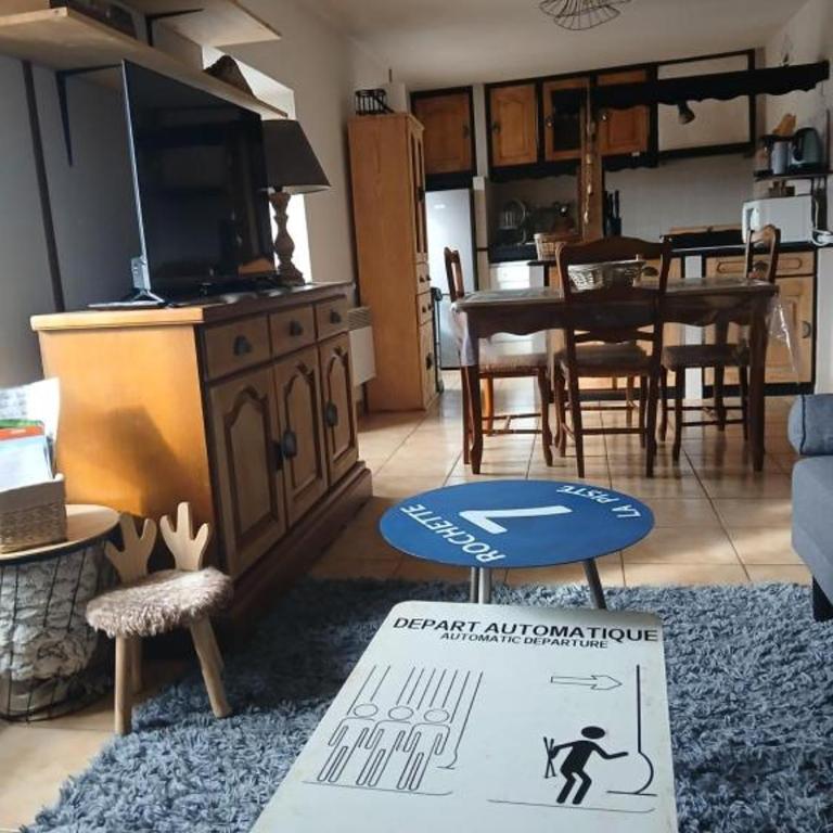 90 m2, 3 chambres, coeur de village, 10 mns des pistes, navette gratuite - Maison 3 Chambres - 3