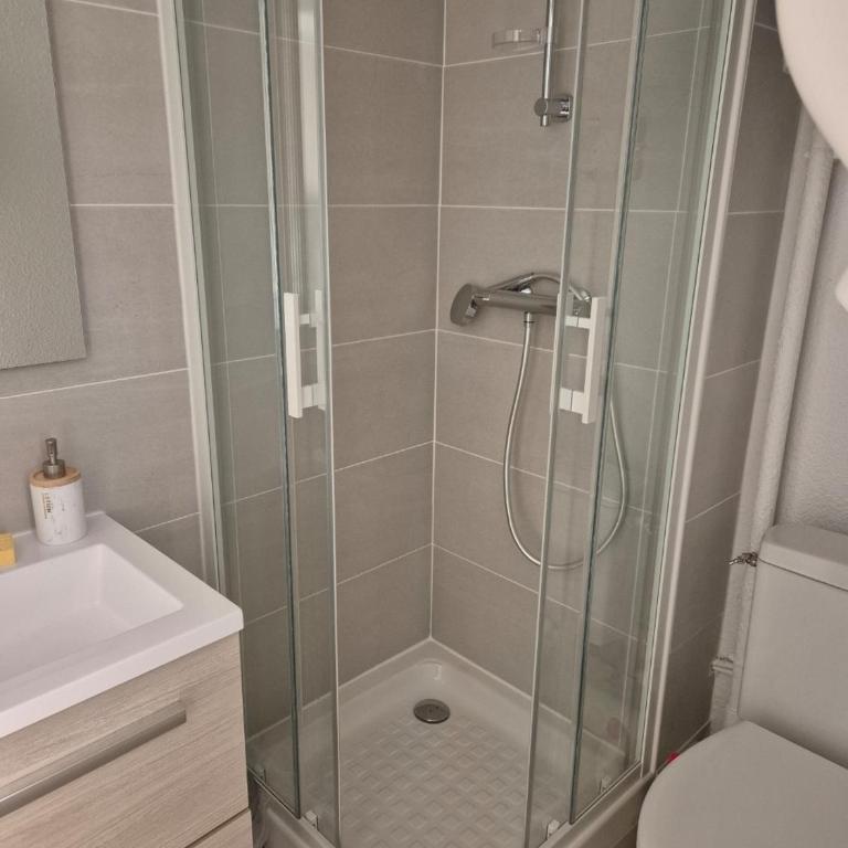 Studio cabine Les Angles - Soleil et Montagne - One-Bedroom Apartment - 8
