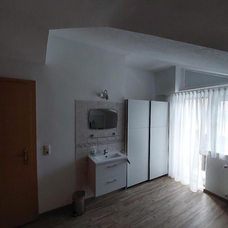 Haus Holzer - Apartment mit 2 Schlafzimmern und Dusche - 8