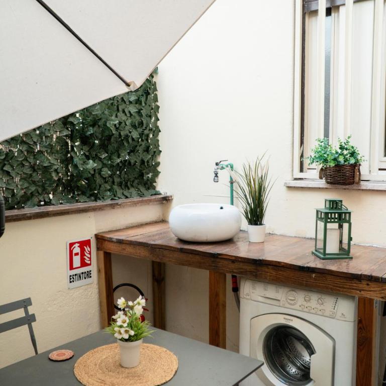 Candelor House - Apartment & Garden Trastevere - Deluxe Two-Bedroom Apartment with Garden View - 7
