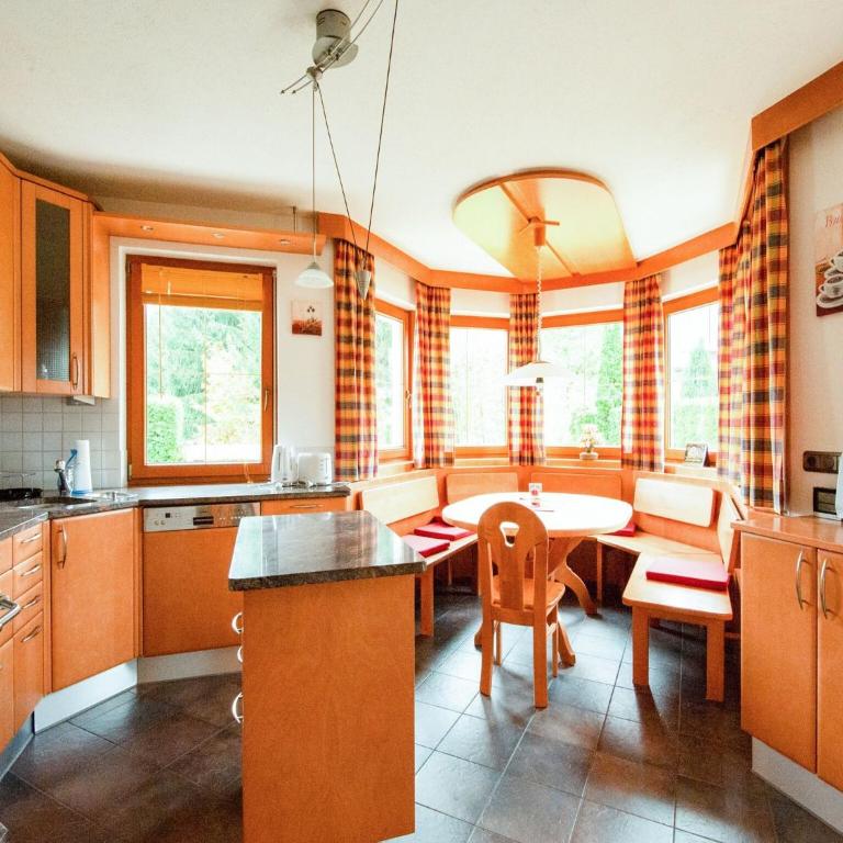 Chalet in Reith near Ski Slopes - Ferienhaus mit 4 Zimmern - 13