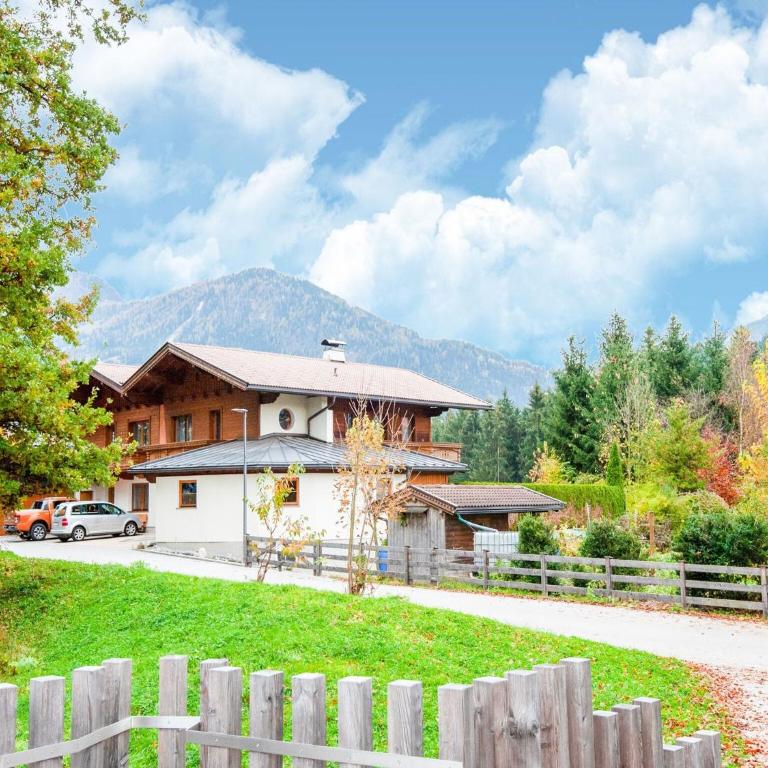 Chalet in Reith near Ski Slopes - Ferienhaus mit 4 Zimmern - 32