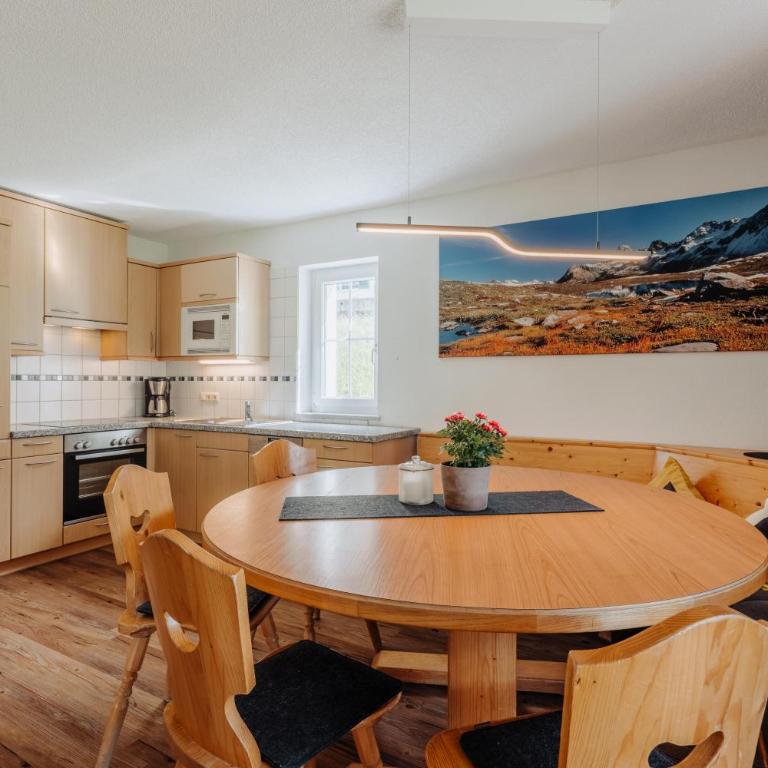 Appartment Ganahl - Apartment mit 3 Schlafzimmern und Dusche - 6