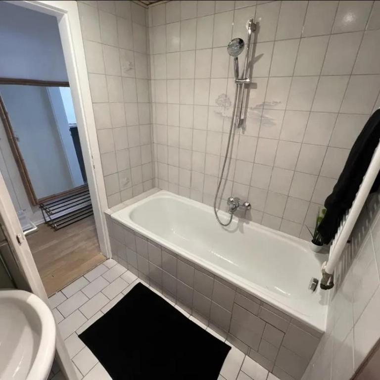 Charmantes 1 Zimmer Appartment - Appartamento con 1 Camera da Letto - 6