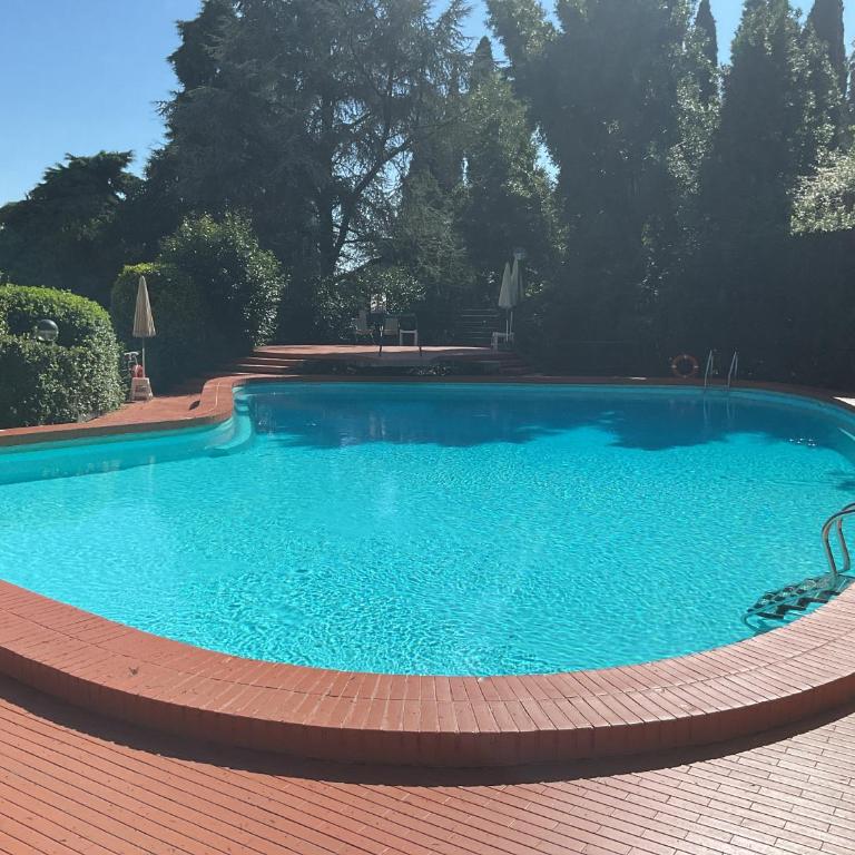 Residence Villa Alba - B&B Suite Disposition 555 Al Vittoriale - Appartamento Monolocale con Letto Queen-Size - 20