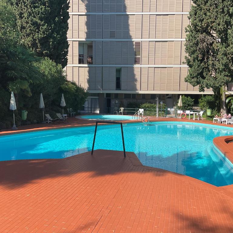 Residence Villa Alba - B&B Suite Disposition 555 Al Vittoriale - Appartamento Monolocale con Letto Queen-Size - 16