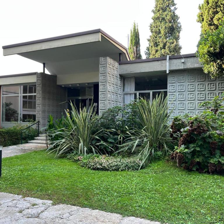 Residence Villa Alba - B&B Suite Disposition 555 Al Vittoriale - Appartamento Monolocale con Letto Queen-Size - 34