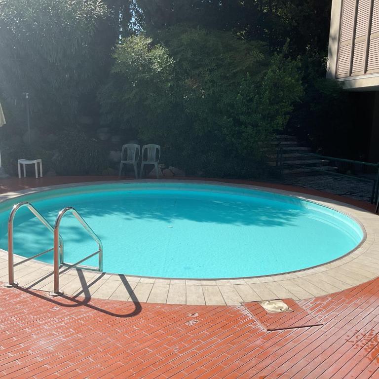 Residence Villa Alba - B&B Suite Disposition 555 Al Vittoriale - Appartamento Monolocale con Letto Queen-Size - 36