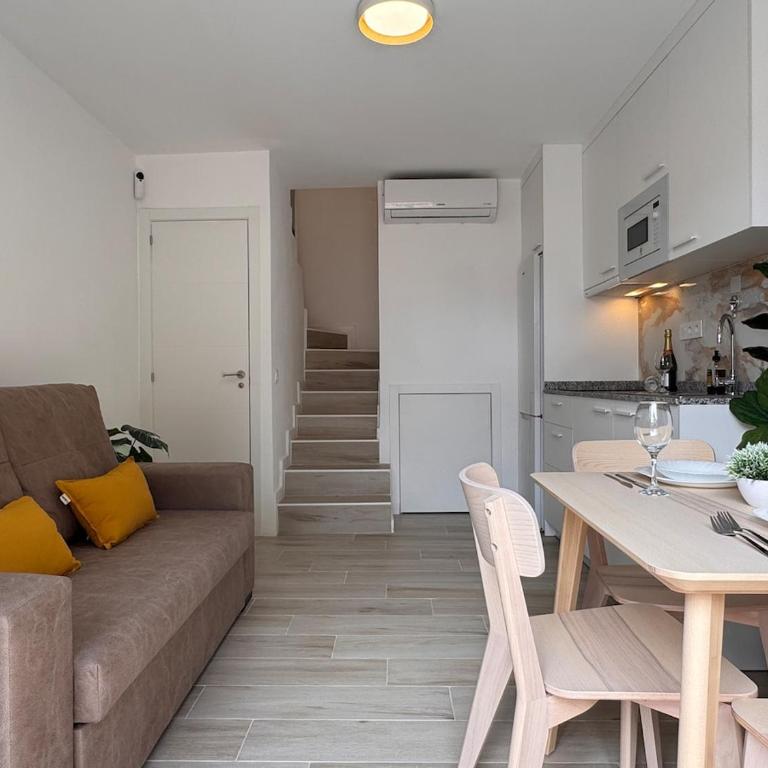 Beautiful newly renovated bungalow - One-Bedroom Apartment - 3