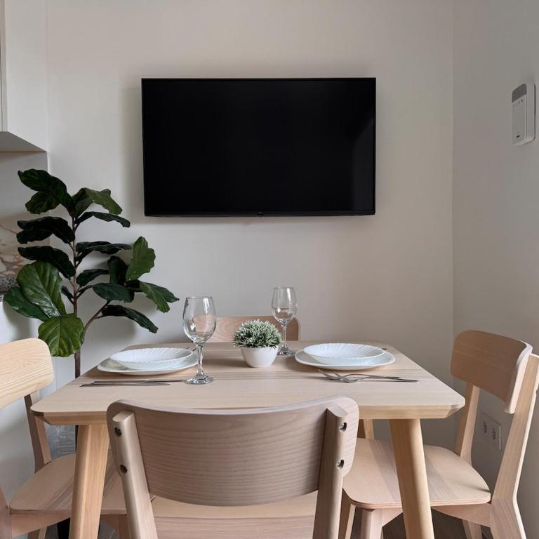 Beautiful newly renovated bungalow - One-Bedroom Apartment - 14