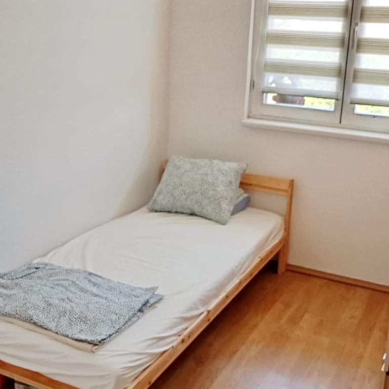 Mansard Crimson Rhapsody - One-Bedroom Apartment - 9