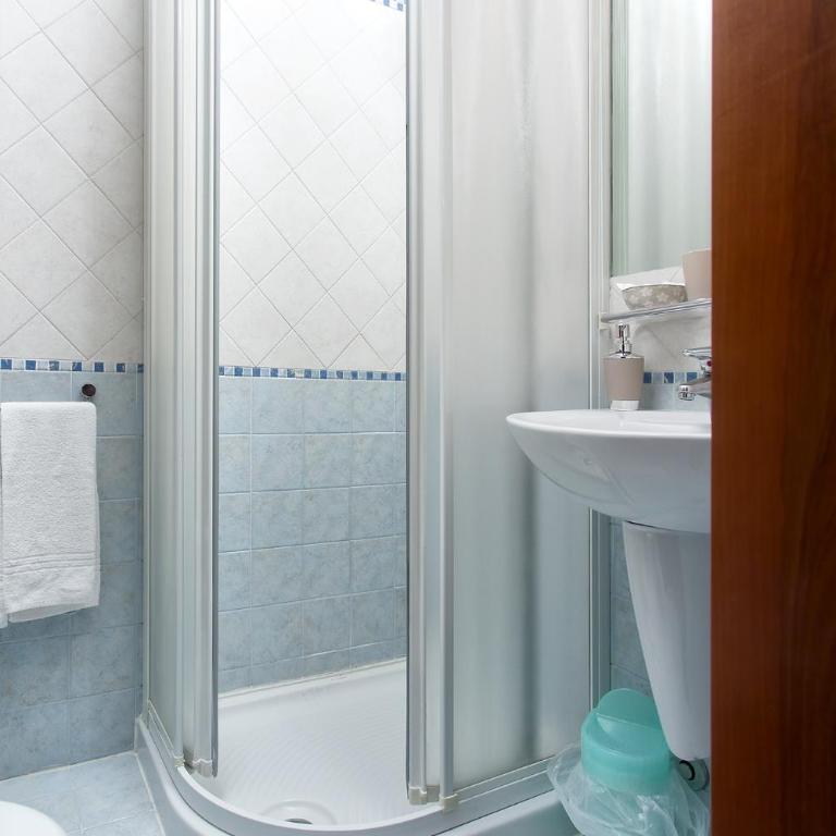 Casa Mimma - Camera Matrimoniale con Bagno in Comune - 11
