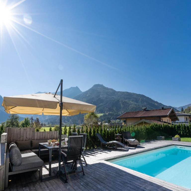 Chalet in Neukirchen by Wildkogel Ski Slopes - Chalet mit 3 Schlafzimmern - 3