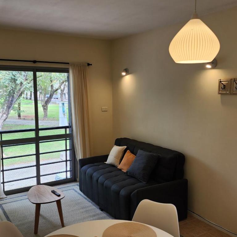 Departamento Centrico con vista única a Plaza Sarmiento - Apartamento de 1 dormitorio - 11