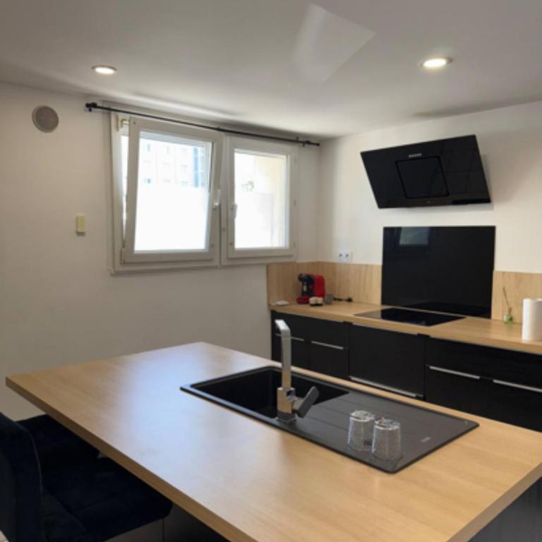 Appartement moderne calme 2 chambres WIFI fibre bein sport canal foot rmc netflix GRENOBLE - Apartment mit 2 Schlafzimmern - 6
