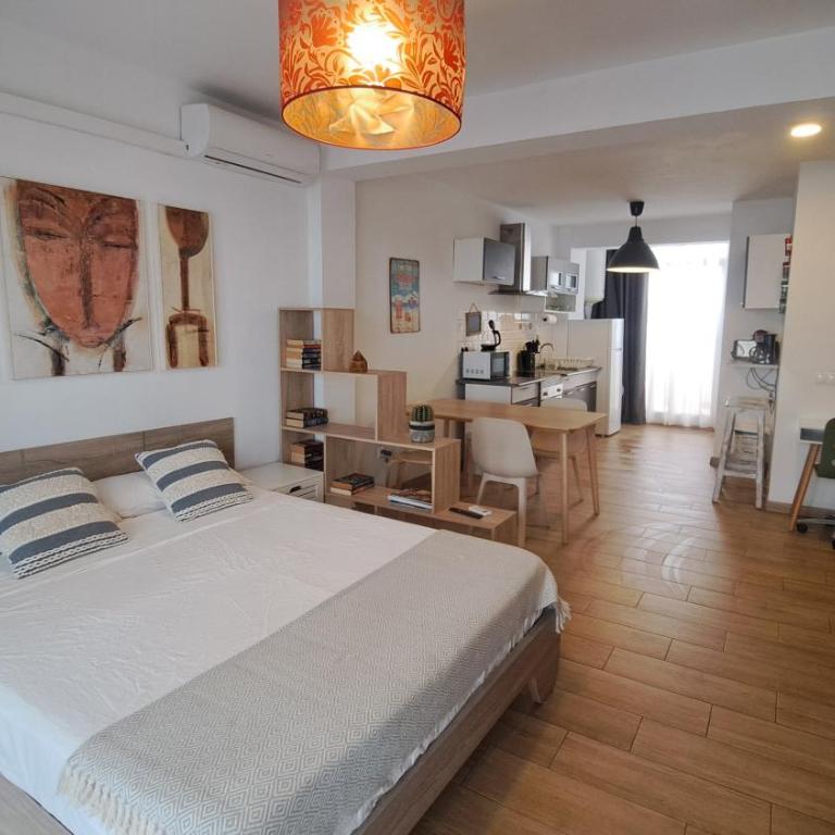 Studio Cervantes - 100m Beach & City Center - Estudio con balcón - 21