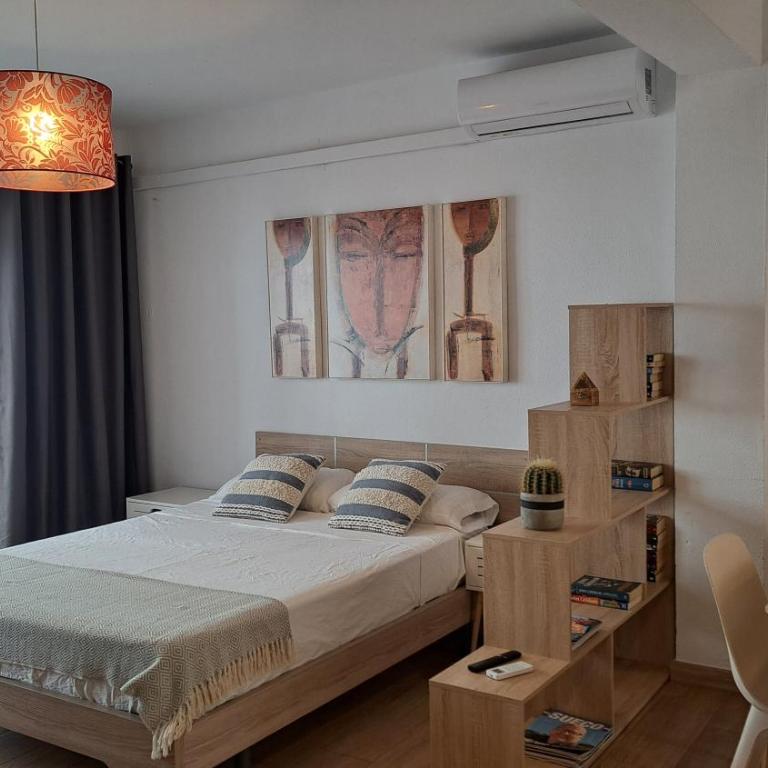 Studio Cervantes - 100m Beach & City Center - Estudio con balcón - 2