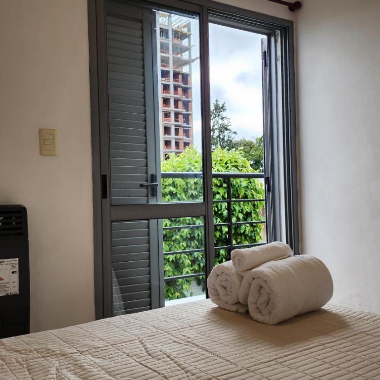 Departamento Centrico con vista única a Plaza Sarmiento - Apartamento de 1 dormitorio - 4