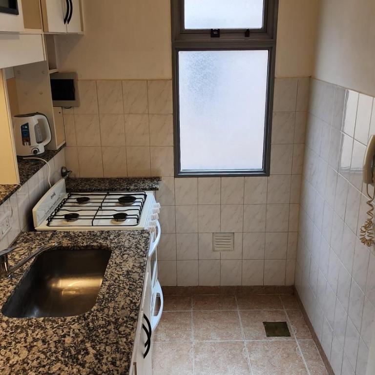 Departamento Centrico con vista única a Plaza Sarmiento - Apartamento de 1 dormitorio - 2
