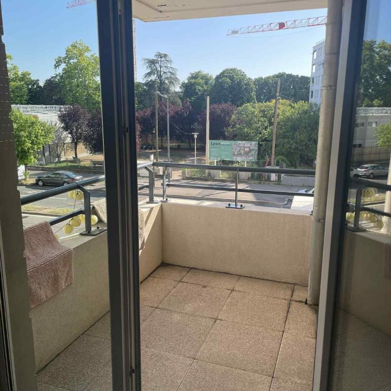 Superbe appartement à Lyon8 avec 2 balcons - One-Bedroom Apartment - 2