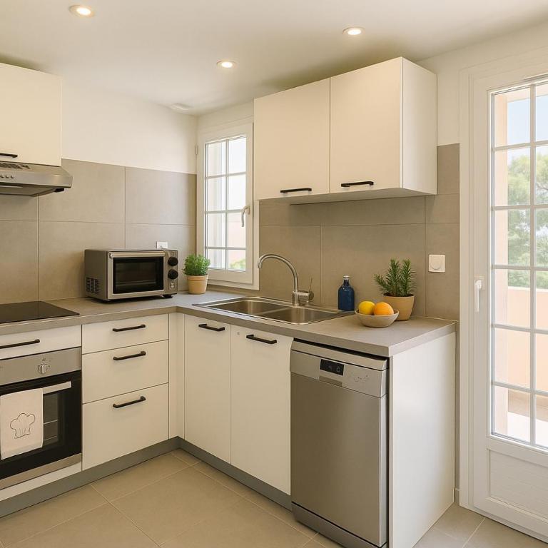 Élégant T3 neuf, 6 pers, clim, balcon, pkg gratuit, 5 min du Port - Apartamento de 2 dormitorios - 9