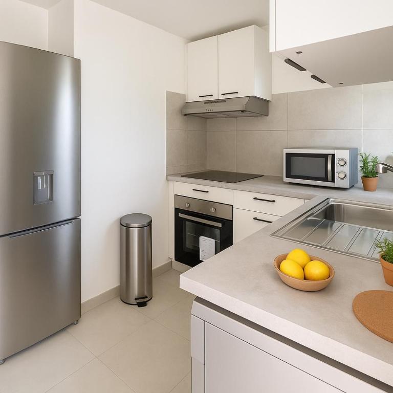 Élégant T3 neuf, 6 pers, clim, balcon, pkg gratuit, 5 min du Port - Apartamento de 2 dormitorios - 5
