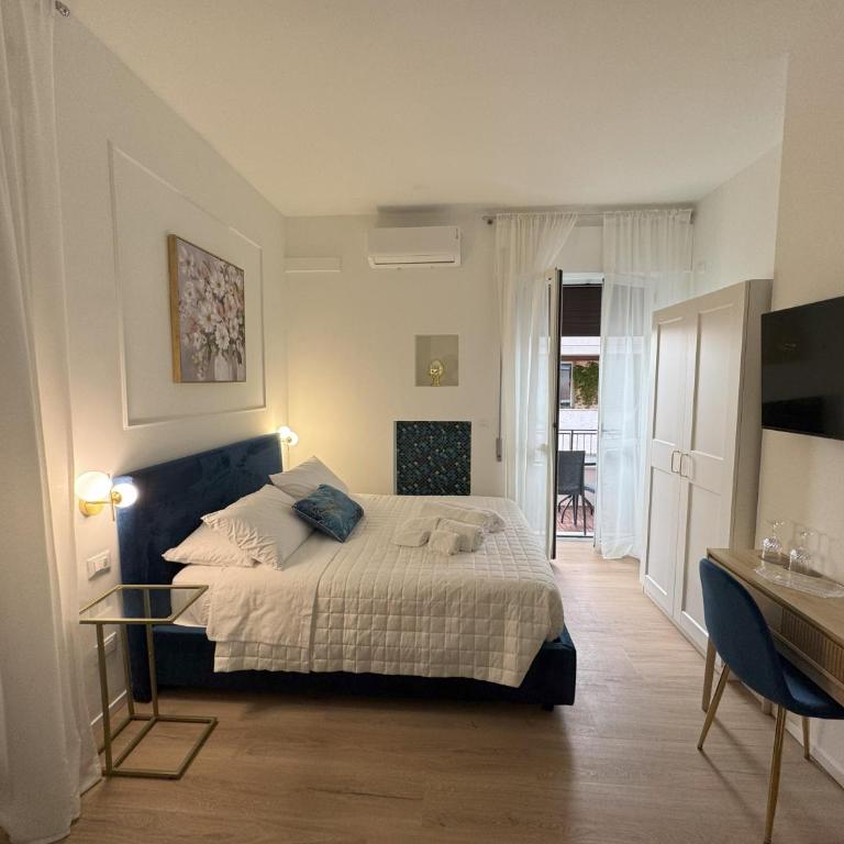 Marty Suites - Luxury Rooms - Camera Matrimoniale con Bagno Privato - 4