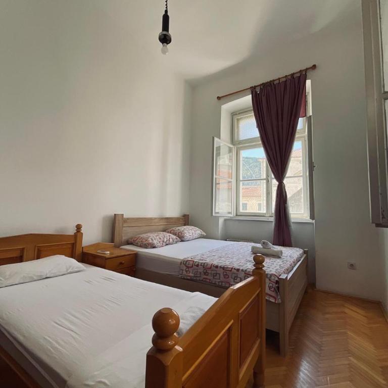 Private room Shared bathroom and kitchen - Triple Room with Shared Bathroom - 3