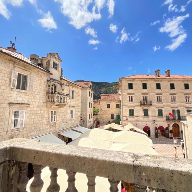 Private room Shared bathroom and kitchen - Porodična Soba sa Balkonom - 3