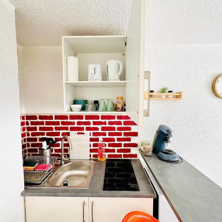 JOLI STUDIO HYPER CENTRE TRES PROCHE VIEUX PORT - Appartement - 11
