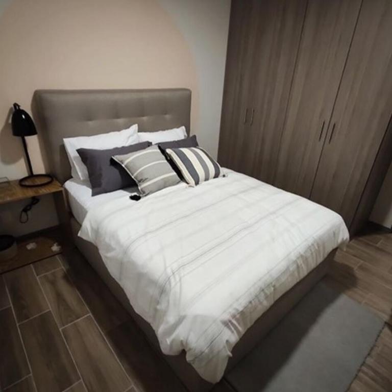 Aurora Boreal 2BE 2 BA 1 parking - Three-Bedroom Apartment - 16