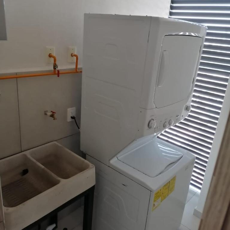 Aurora Boreal 2BE 2 BA 1 parking - Three-Bedroom Apartment - 21