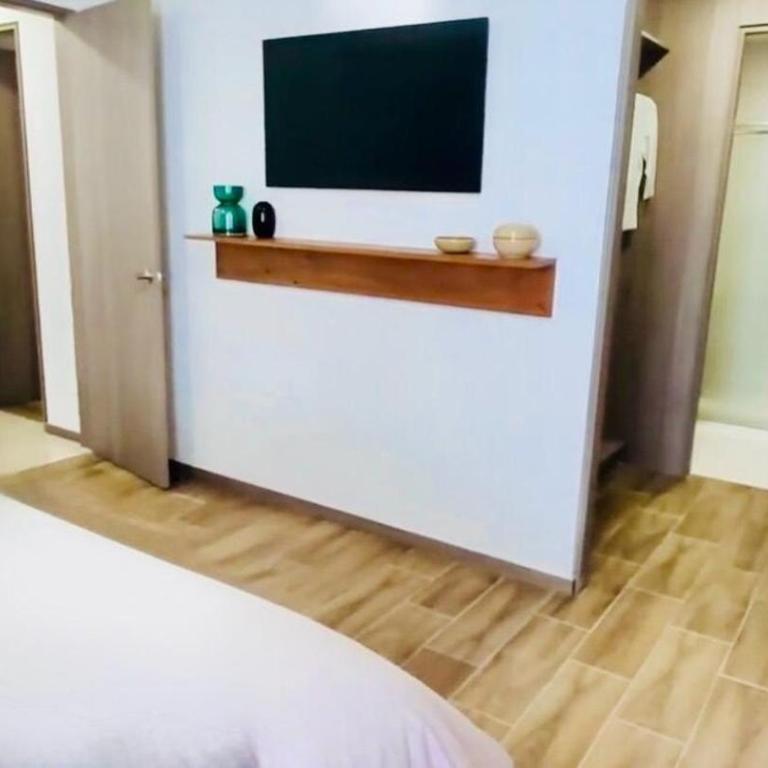 Aurora Boreal 2BE 2 BA 1 parking - Three-Bedroom Apartment - 36