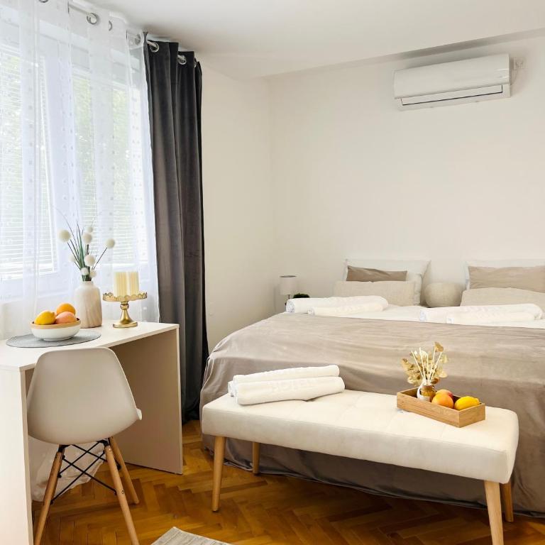 Talia - Deluxe Double Room - 3